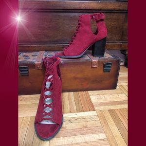 🚫SOLD on V F21 heels